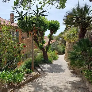 Bright 29m With Nice View In , Bormes-les-Mimosas France